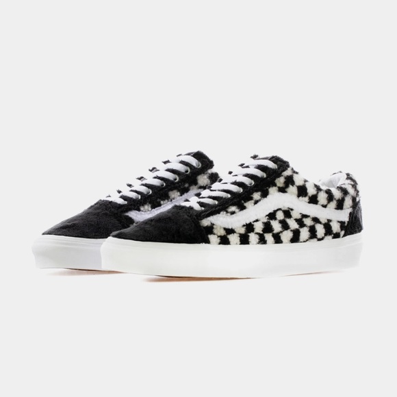 Other - VANS 
OLD SKOOL SHERPA CHECKER